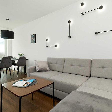 Stylowy Apartament Z Parkingiem Gdansk By Noclegi Renters Kültér fotó