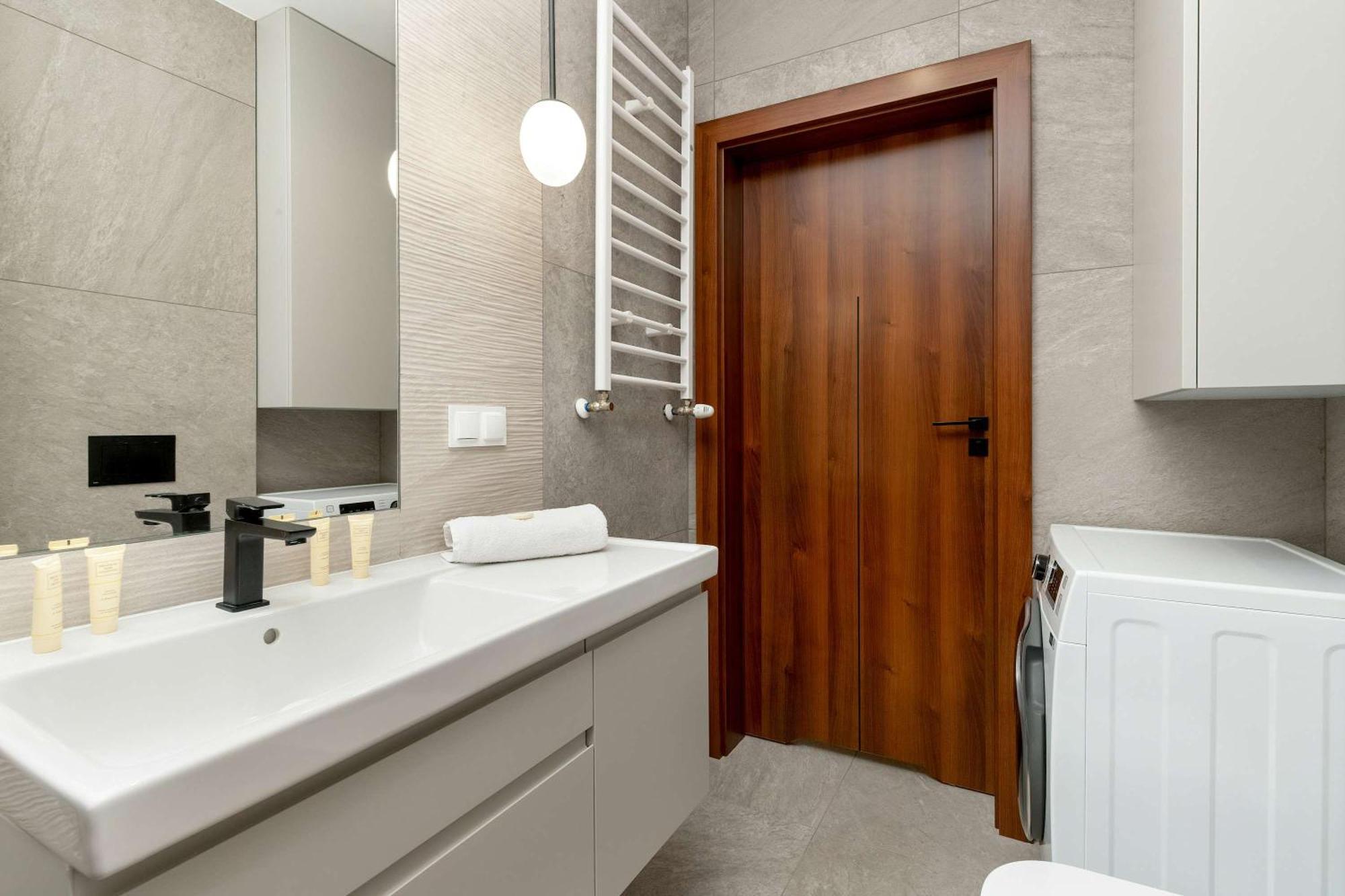 Stylowy Apartament Z Parkingiem Gdansk By Noclegi Renters Kültér fotó